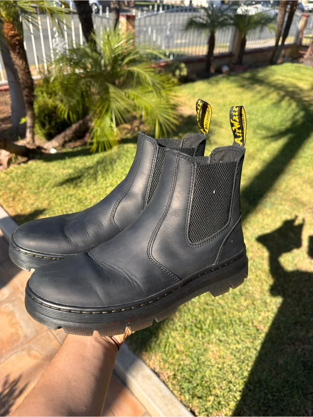Dr. martens embury Chelsea boot